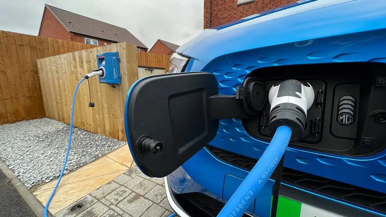 Slimme Victron laadpaal gekoppeld aan thuisbatterij